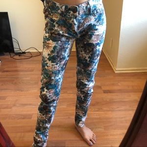 BCBGeneration - Floral Patterned Jeans